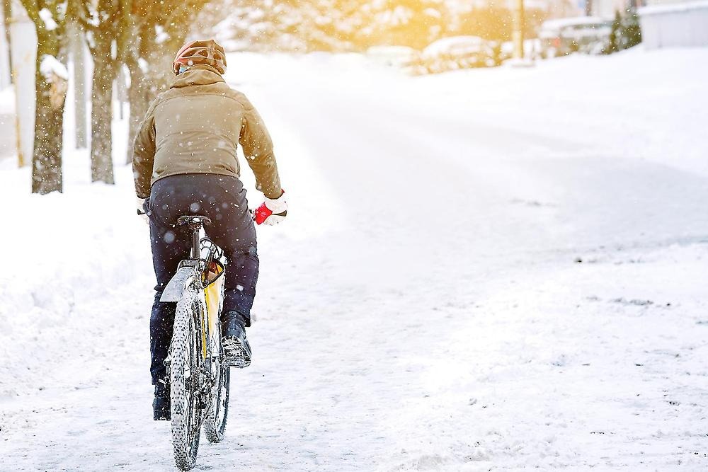 Cyklist på vinterväglag